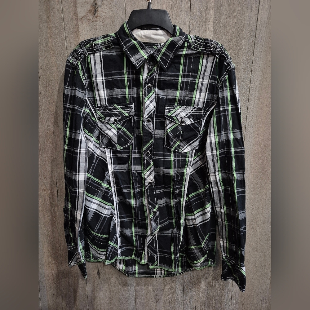BKE Green Bay Black & Green Button Up Shirt (Size L)